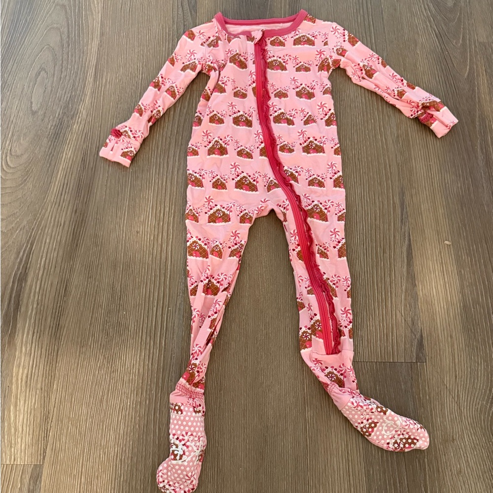 NWOT Kickee Pants Ruffle Pink Gingerbread House Footie with Grips 12-18m